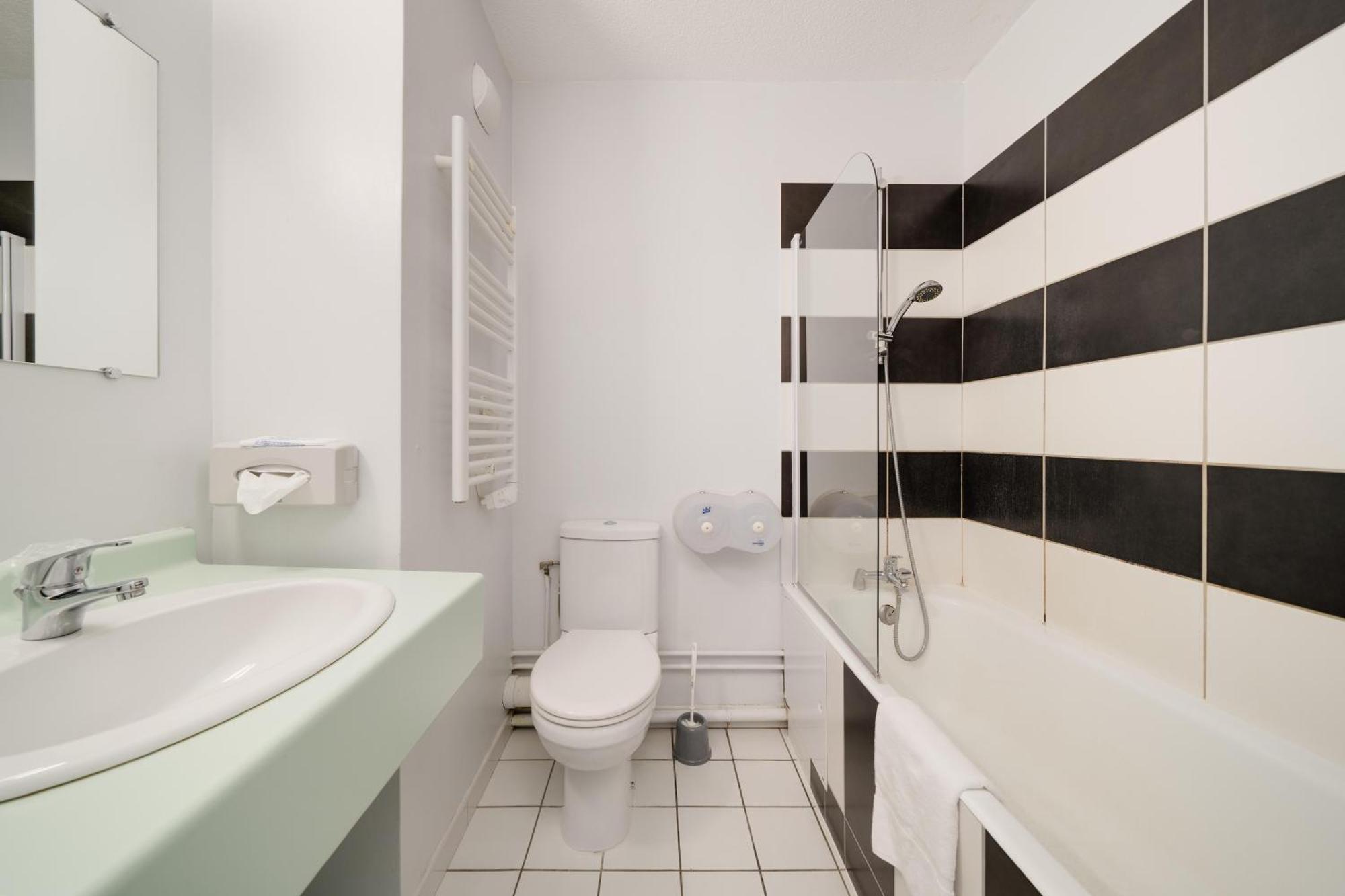 Hotel Acacia Nancy Sud Luneville Moncel-lès-Lunéville Eksteriør billede