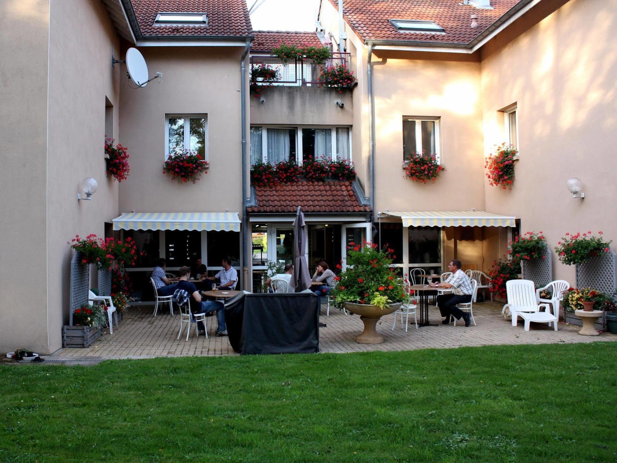 Hotel Acacia Nancy Sud Luneville Moncel-lès-Lunéville Eksteriør billede